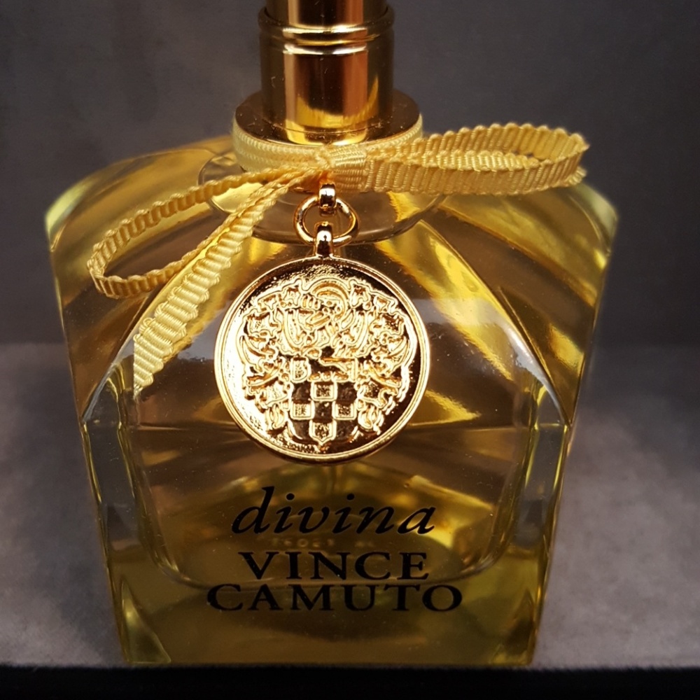 Vince Camuto DIVINA